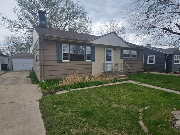 1004 Joy Ave, Rapid City, SD 57701