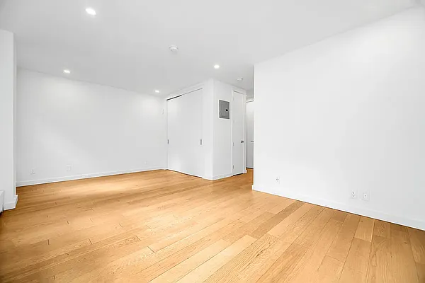 Rented by REAL New York | media 5