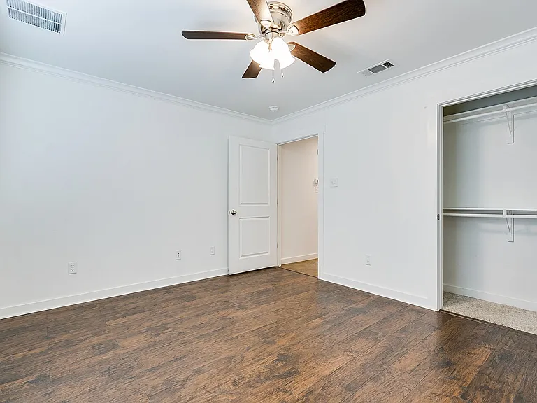 5918 Southampton Pl — Photo 22