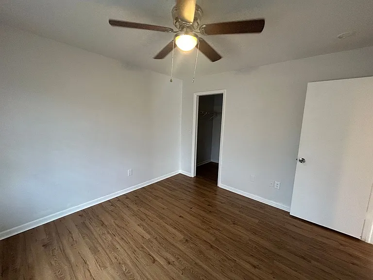 4712 SE 5th Pl — Photo 17