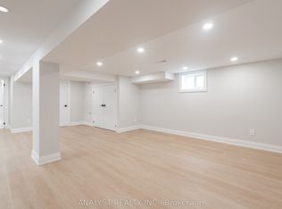 42 Smithfield Dr #W07, Toronto, ON M8Y 3M2