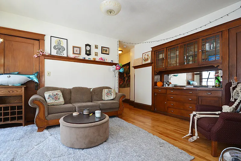 Building Photo - 1622 Minnehaha Ave W #2