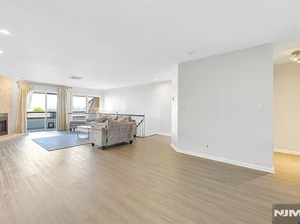 300 Gorge #8, Cliffside Park, NJ 07010
