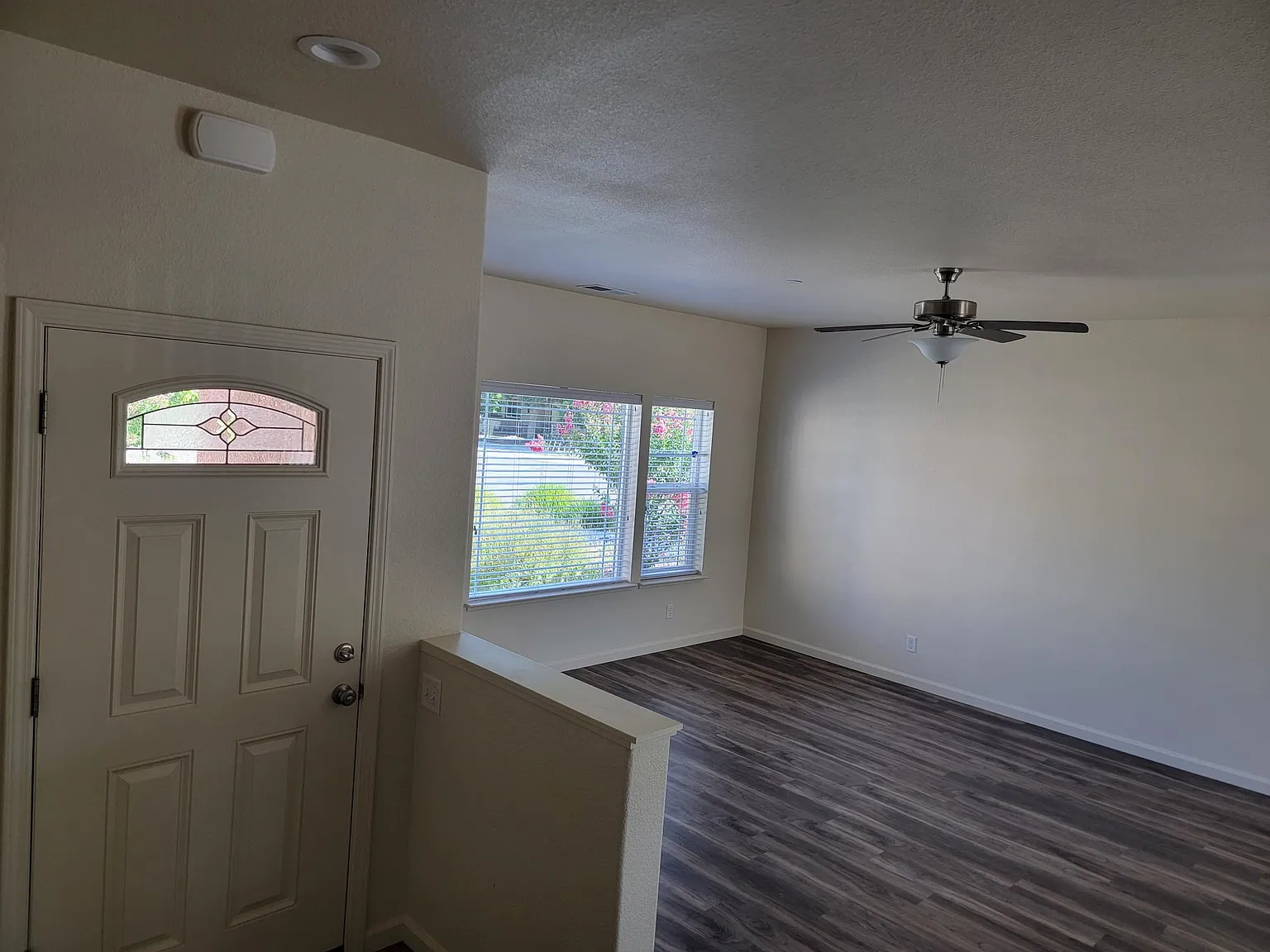 3 bed, 1430 sqft, $2,500 — Photo 3