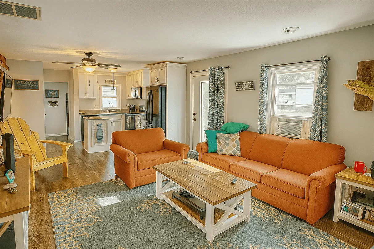 3 bed, 904 sqft, $1,700 — Photo 4