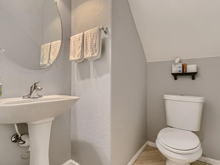8377 Stonybridge Cir — Photo 16