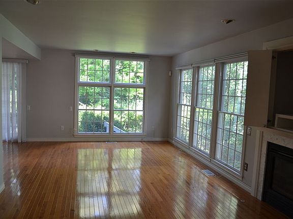 4th image of 3190 Cardinal Dr