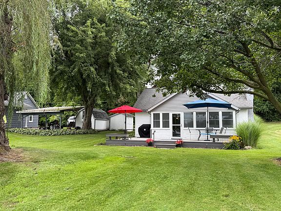 5th image of 3152 Lake Dr