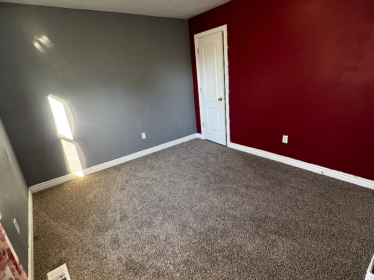 2297 E Hawthorne St — Photo 10
