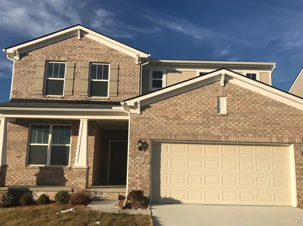 2835 Trillium Hills Dr, Commerce Township, MI 48382