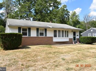 140 Woodland Dr, Warminster, PA 18974