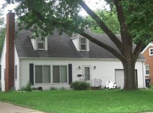 1047 29th St NE, Cedar Rapids, IA 52402