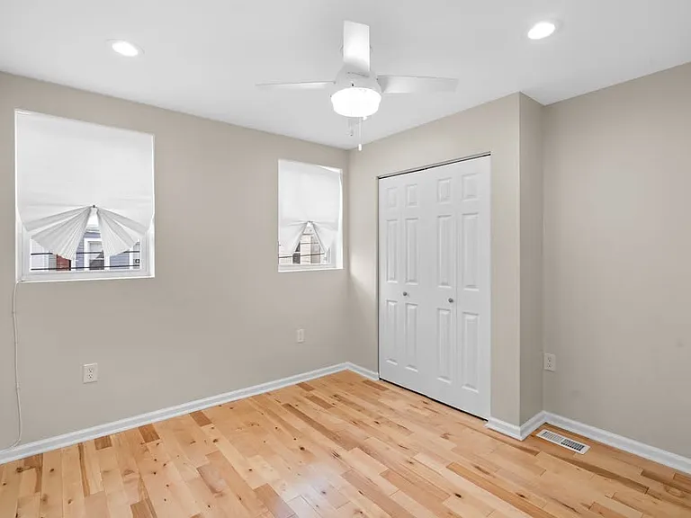 2510 E Fayette St — Photo 8
