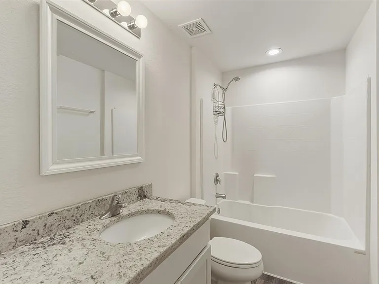 8007 Royal Ct — Photo 17