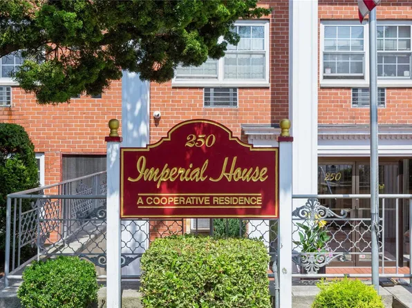 250 North Village Avenue #A1, Rockville Centre, NY 11570