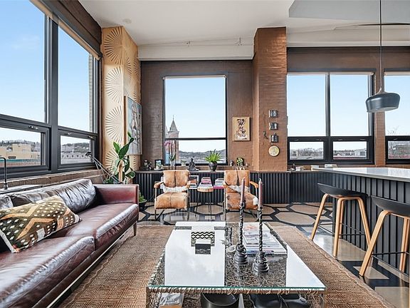5th image of 3644 Penn Ave APT 301