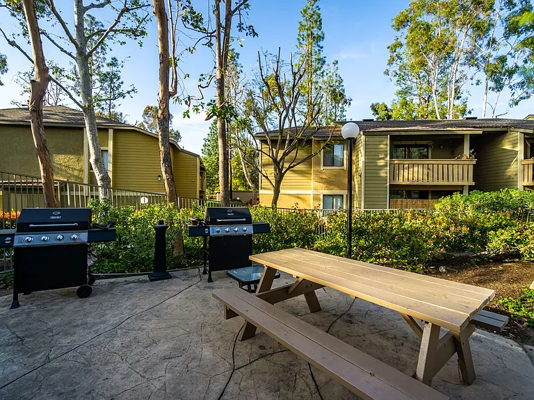 River Oaks Apartments — Photo 19