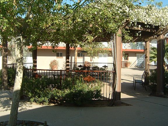 RAMADA IN THE COURTYARD