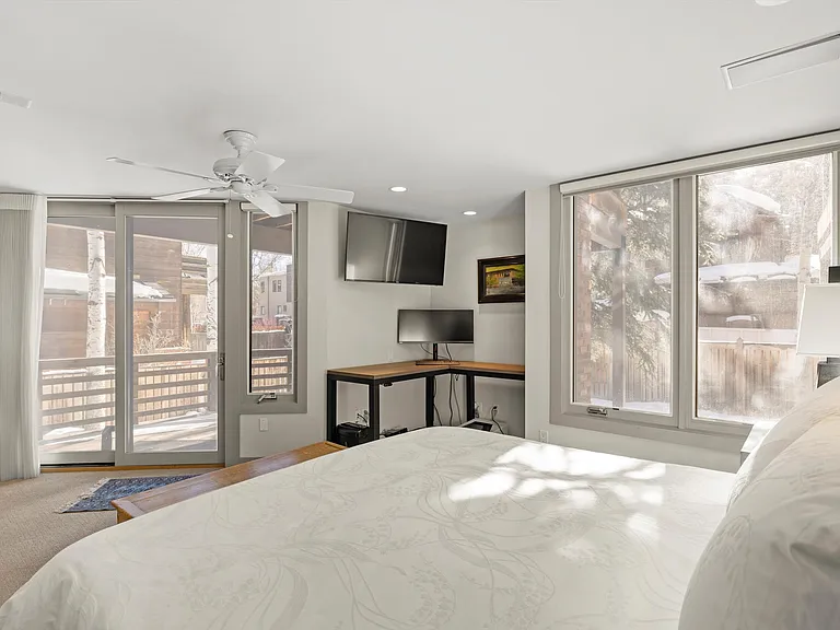 117 W Hyman Ave #2 — Photo 24