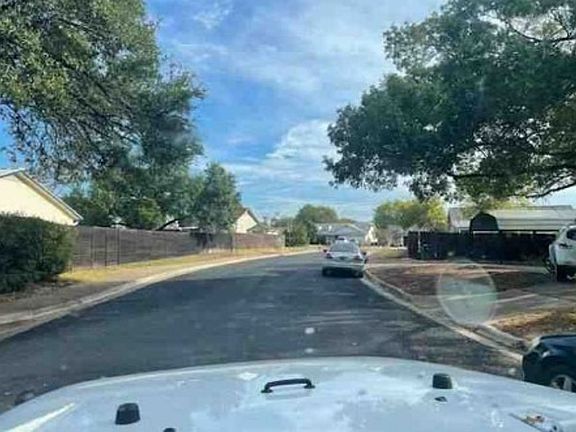 Exterior Neighborhood (street photo)