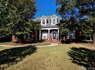 4305 Olde Roxbury Dr, Matthews, NC 28105