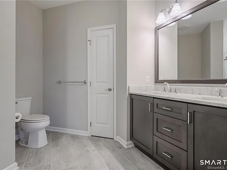 822 Center Meadow Ln #822 — Photo 17