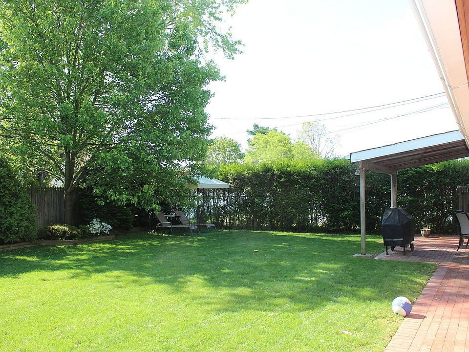 11 Wheelbarrow Ln, Wantagh, NY 11793 Zillow