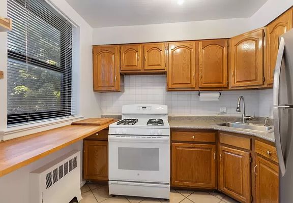 3rd image of 22-09 78th St #2B