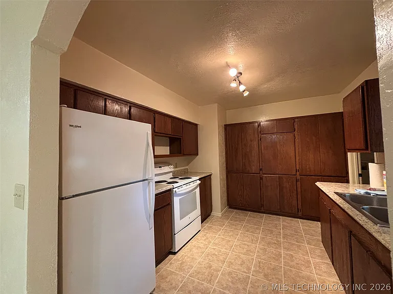 37 Bitter Sweet Ln — Photo 14