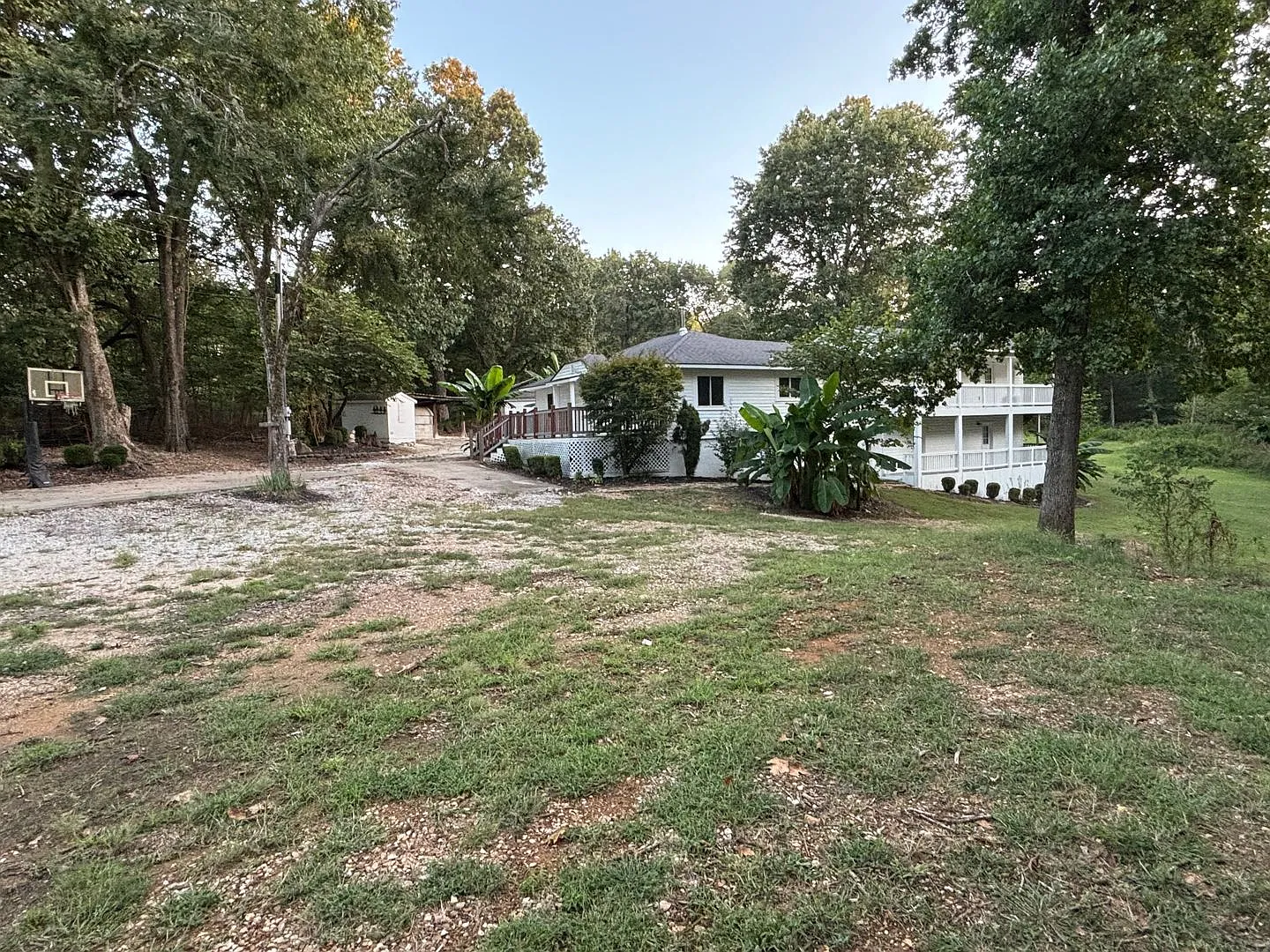 Country Living on 3 Acres 5 Bed / 3 Bath Farmhouse in Springdale! Detached Garages/Shops — Photo 2