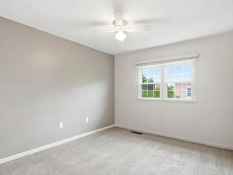 9507 Saluda Ct — Photo 16