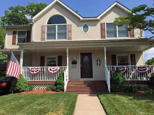 201 Schepis Ave, Saddle Brook, NJ 07663