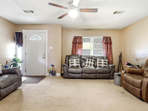 4th image of 35 Neal Pl