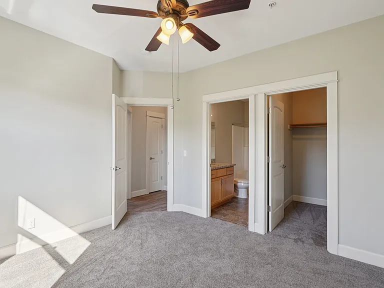 Aspen Grove Apartments — Photo 23
