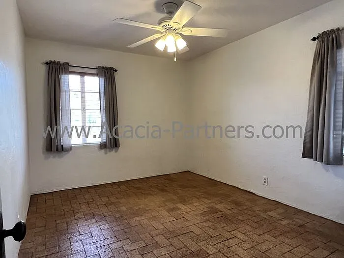 1721 E Silver St — Photo 4