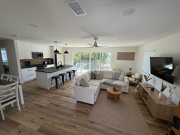 3rd image of 6185 Lorca Dr