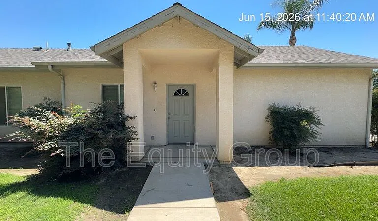 1319 S Crowe St #B — Photo 2