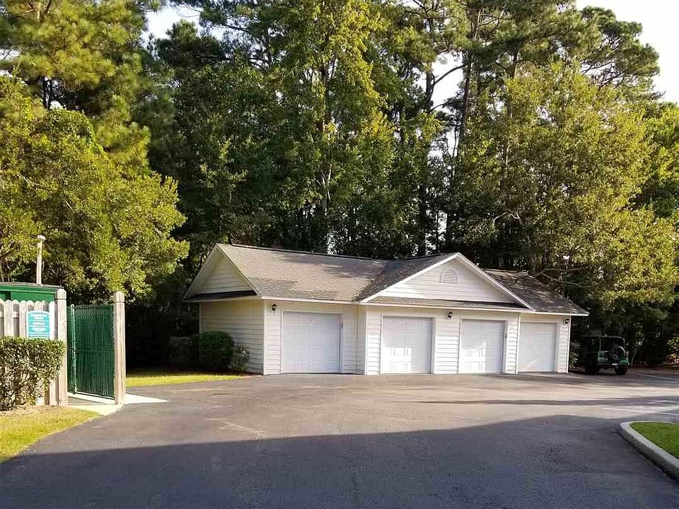 2nd image of 611 Woodmoor Cir