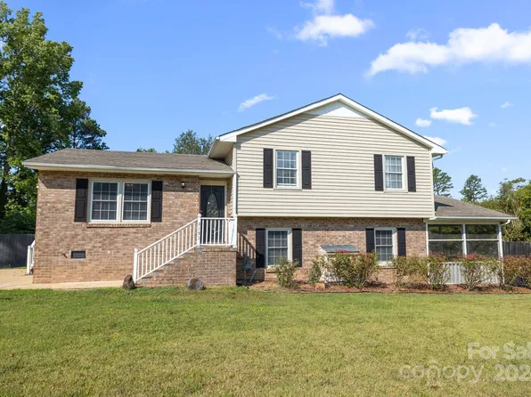 3153 Hilton Rd, Rock Hill, SC 29732