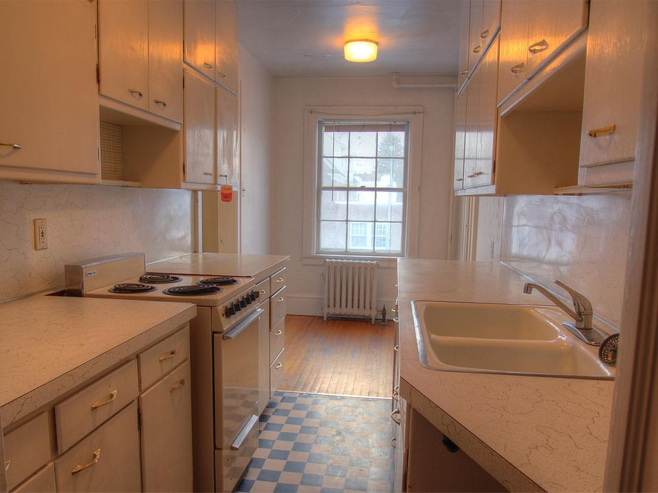 1st image of 439 University Ave