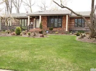 4 Benson Pl, Lake Grove, NY 11755