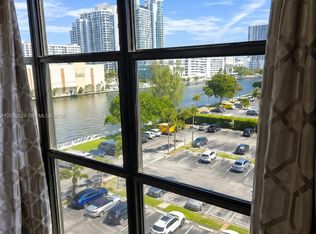 800 Parkview Dr APT 716, Hallandale Beach, FL 33009