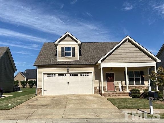 2nd image of 16 Hawthorne Ln