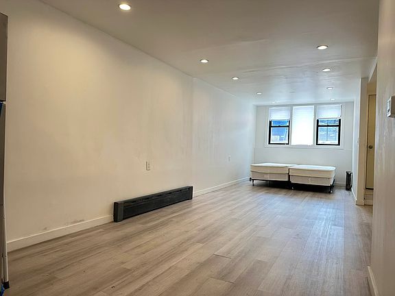 3rd image of 291A Cooper St #1B