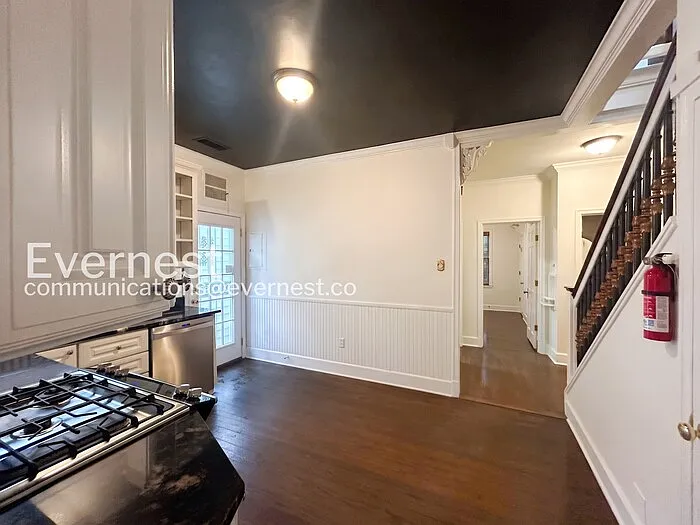 756 S Willett St — Photo 5
