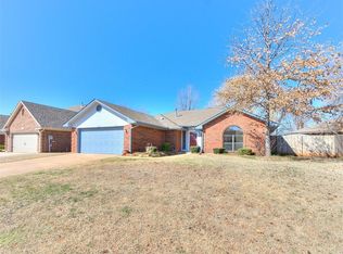 913 Blue Ridge Dr, Edmond, OK 73003