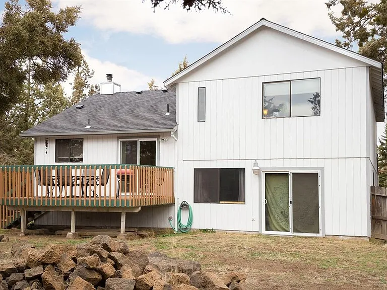 1614 NE Cackler Ln — Photo 16