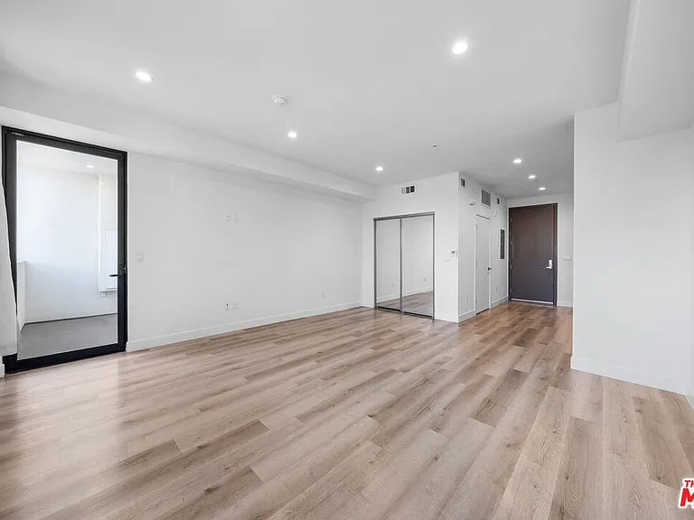 5612 Lexington Ave #303 — Photo 3