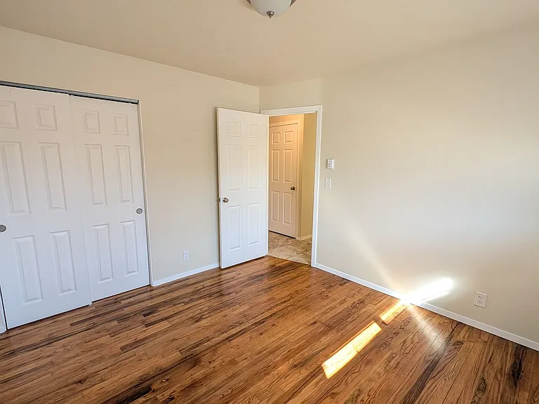 1134 E Main St #1 — Photo 11
