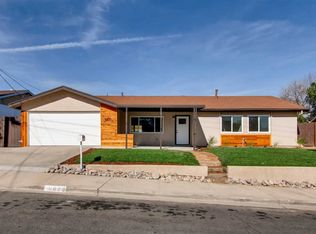 8820 Siwanoy Ct, Santee, CA 92071